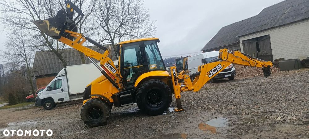 JCB 3CX - 8