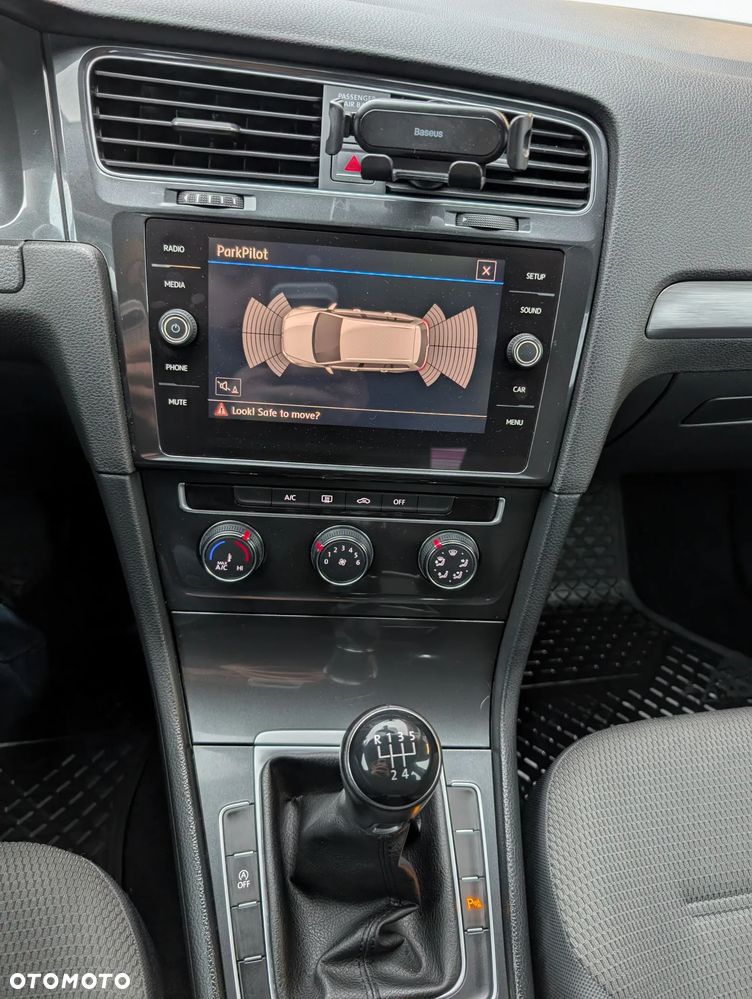 Volkswagen Golf 1.6 TDI BMT Comfortline - 10