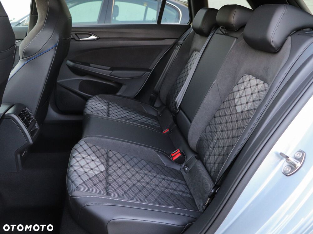 Volkswagen Golf - 13