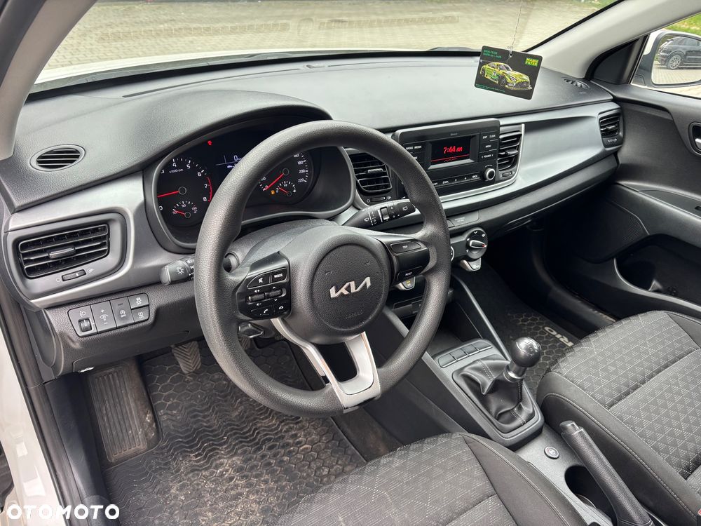 Kia Rio 1.2 L - 5