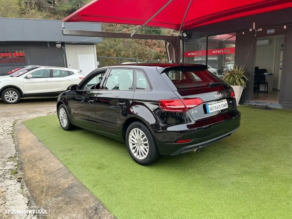 Audi A3 Sportback 1.6 TDI Attraction - 3