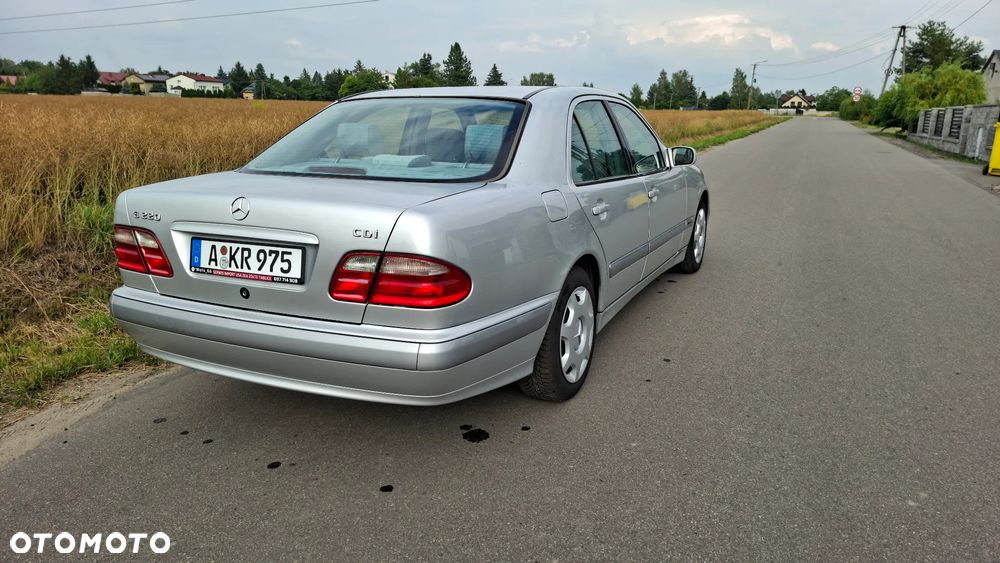 Mercedes-Benz Klasa E 220 CDI Classic - 5