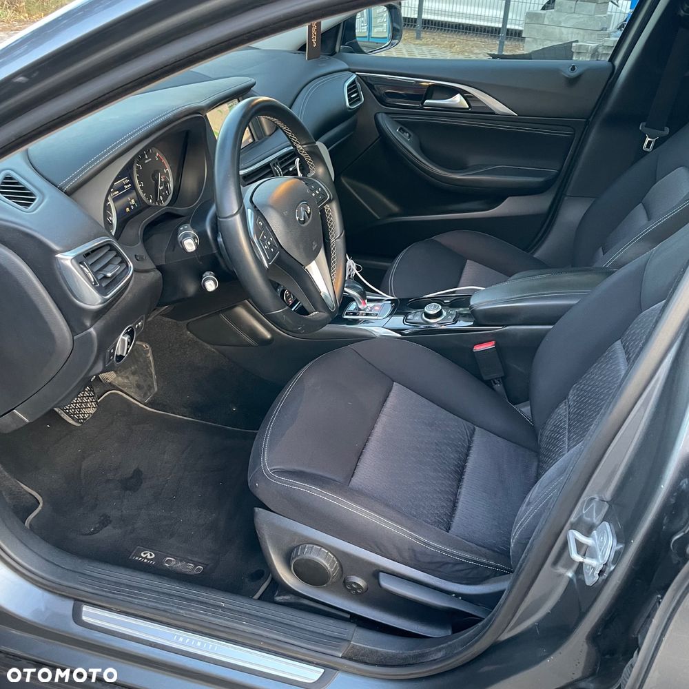 Infiniti QX30 - 9