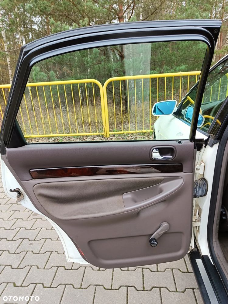 Audi A4 Limousine - 32