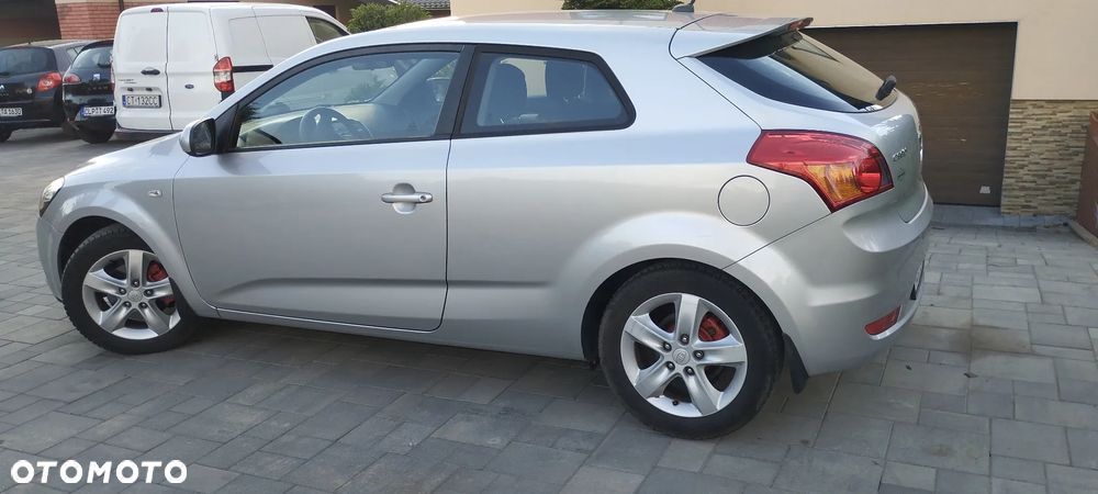 Kia ProCeed 1.4 CVVT Dream-Team Edition - 3