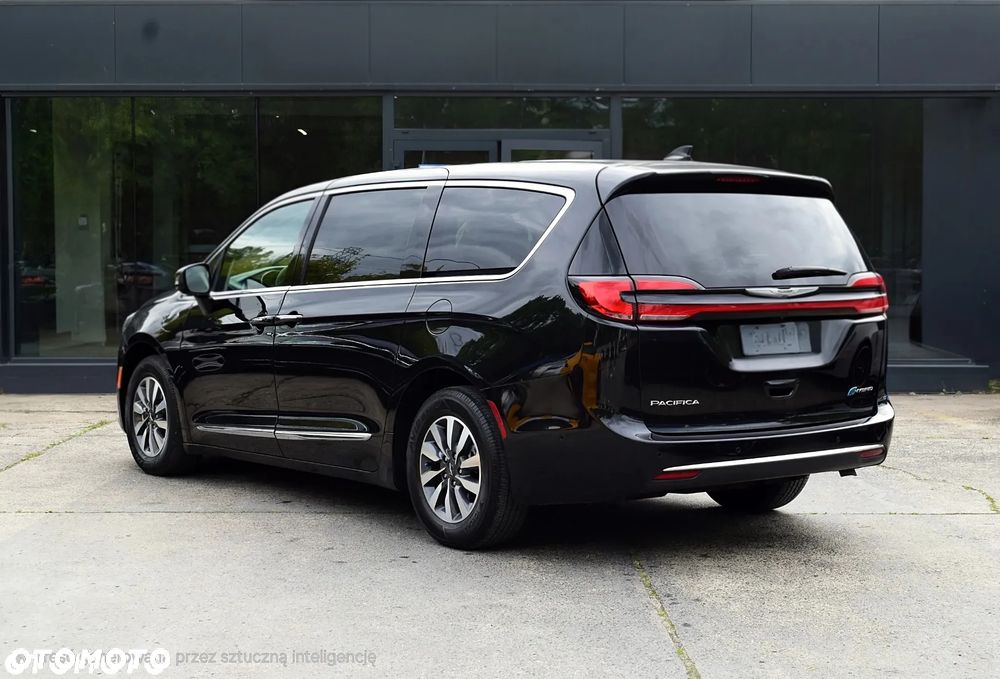 Chrysler Pacifica - 3