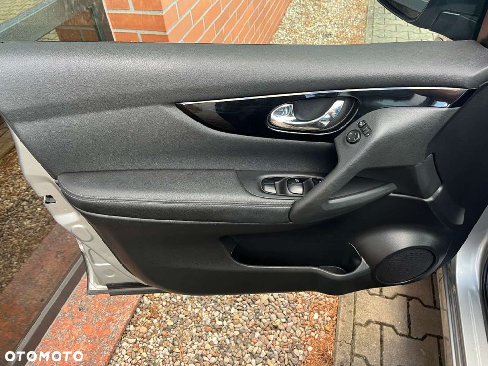 Nissan Qashqai 1.2 DIG-T N-Connecta - 19