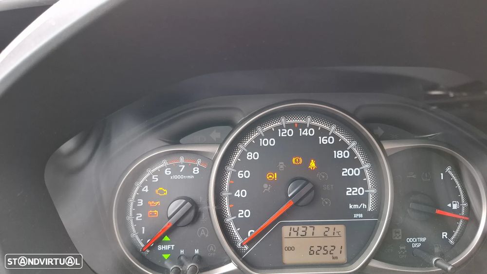 Toyota Yaris 1.33 VVT-i Comfort+P.Style - 5