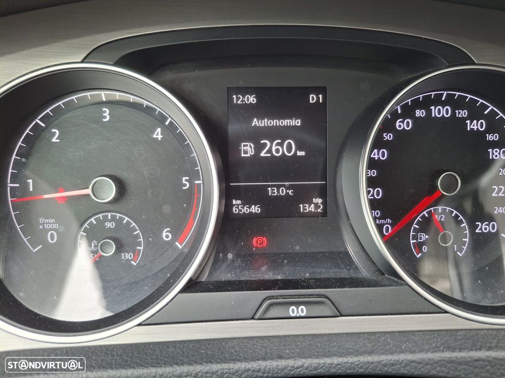 VW Golf 1.6 TDi Confortline DSG - 8