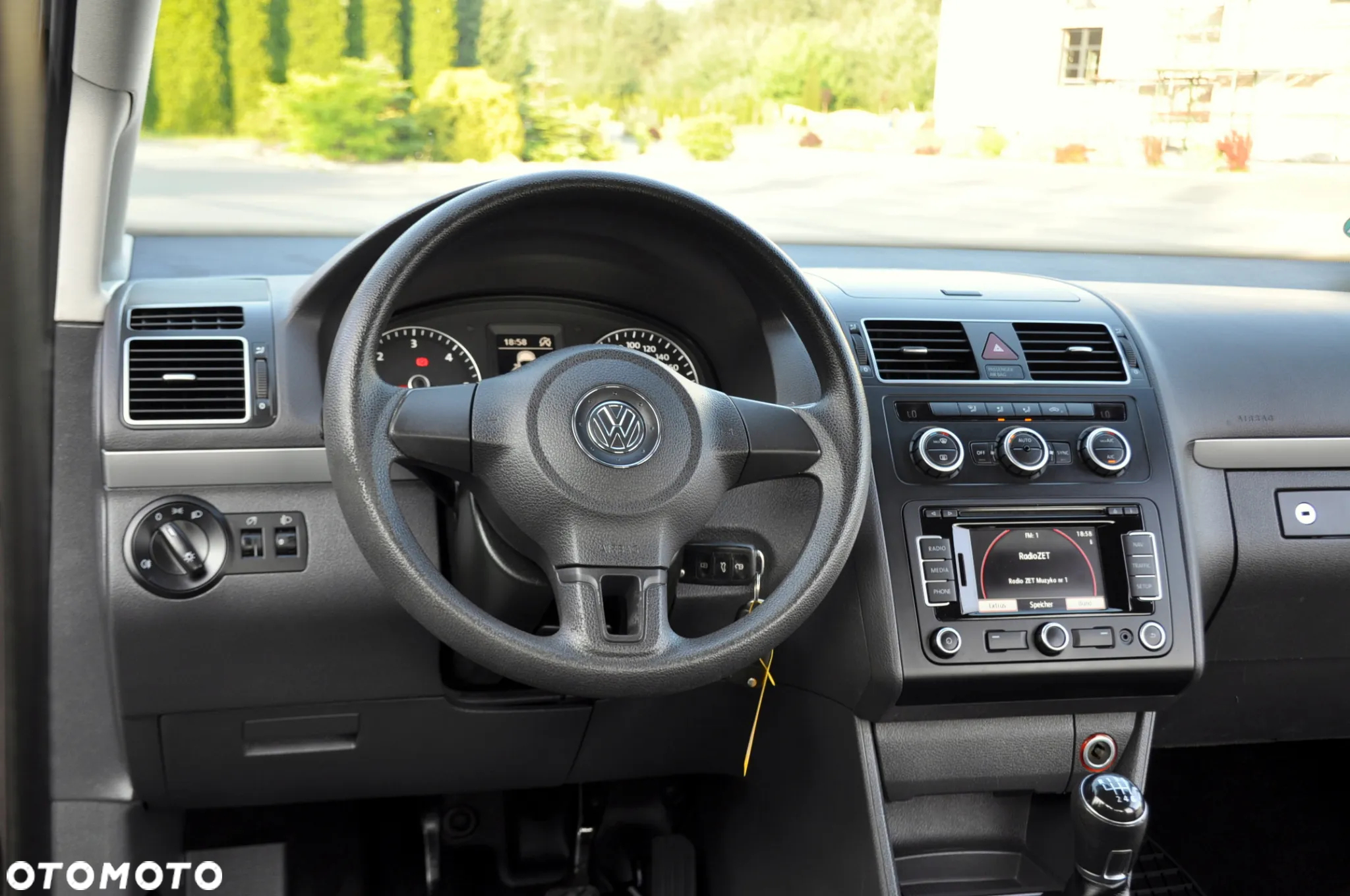 Volkswagen Touran - 30