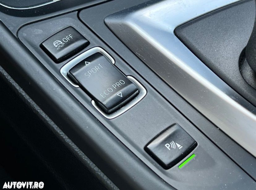 BMW Seria 3 330e iPerformance M Sport - 13