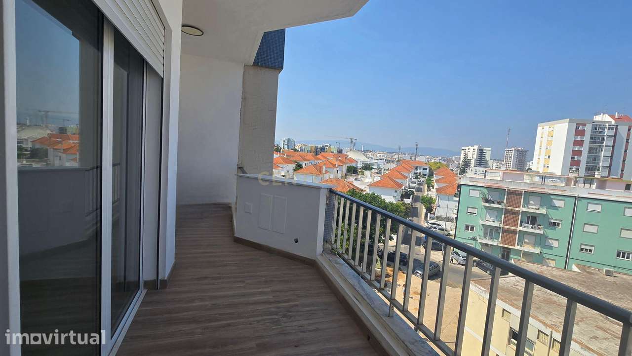 Apartamento Moderno em Portimão com Vista para o Rio - Grande imagem: 2/16