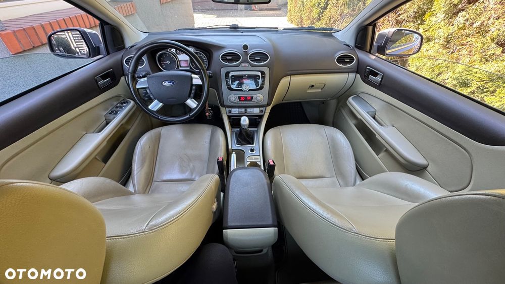 Ford Focus 2.0 16V Trend - 17