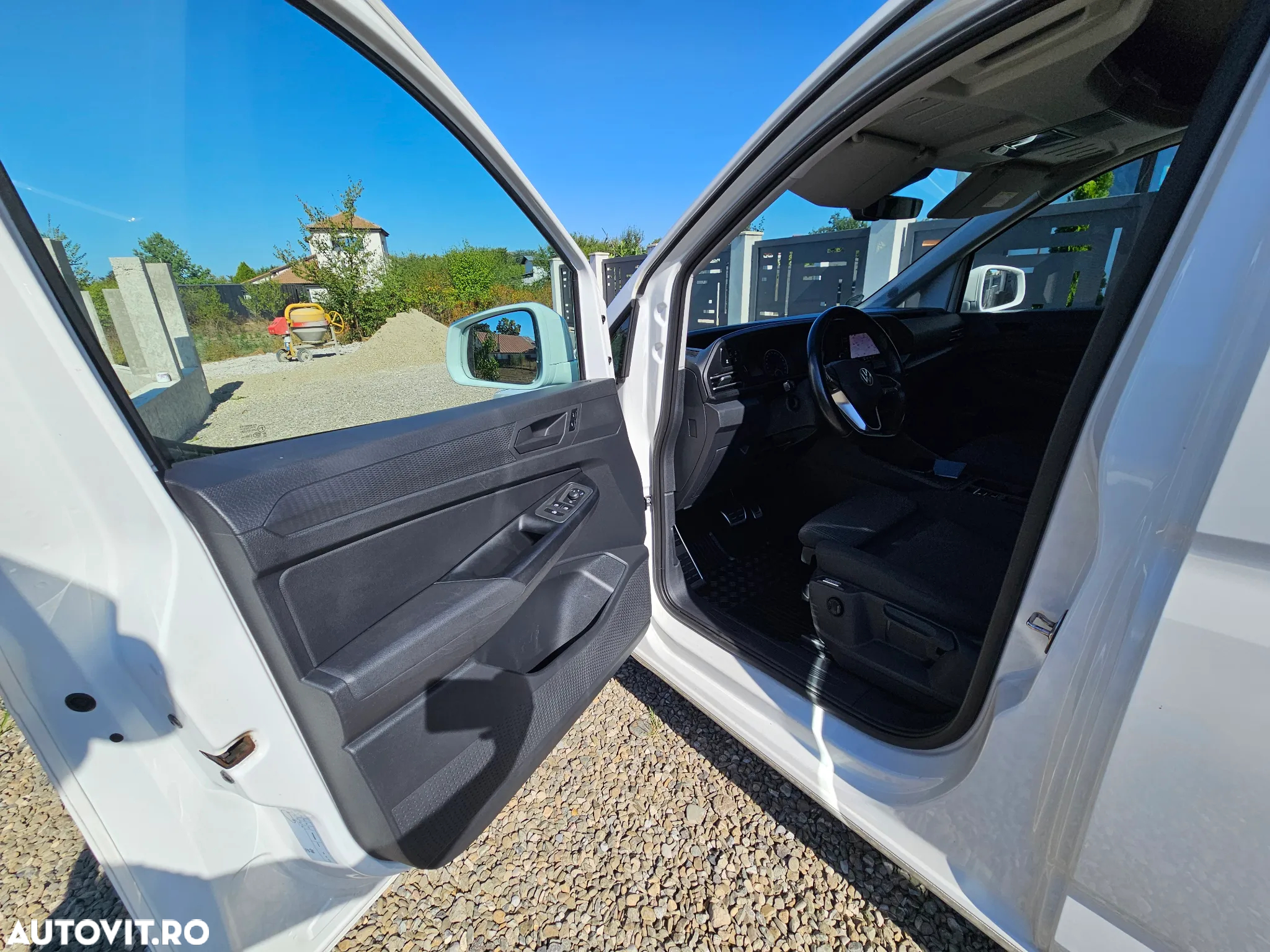 Volkswagen Caddy Maxi 2.0 TDI 90 kW DSG - 24