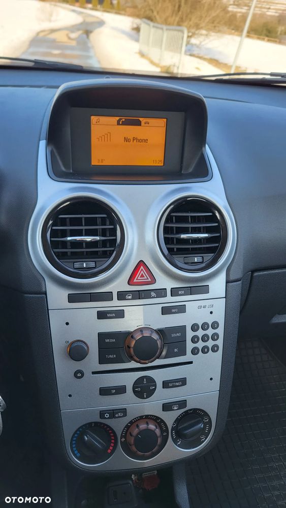 Opel Corsa 1.2 16V Edition / Active - 18