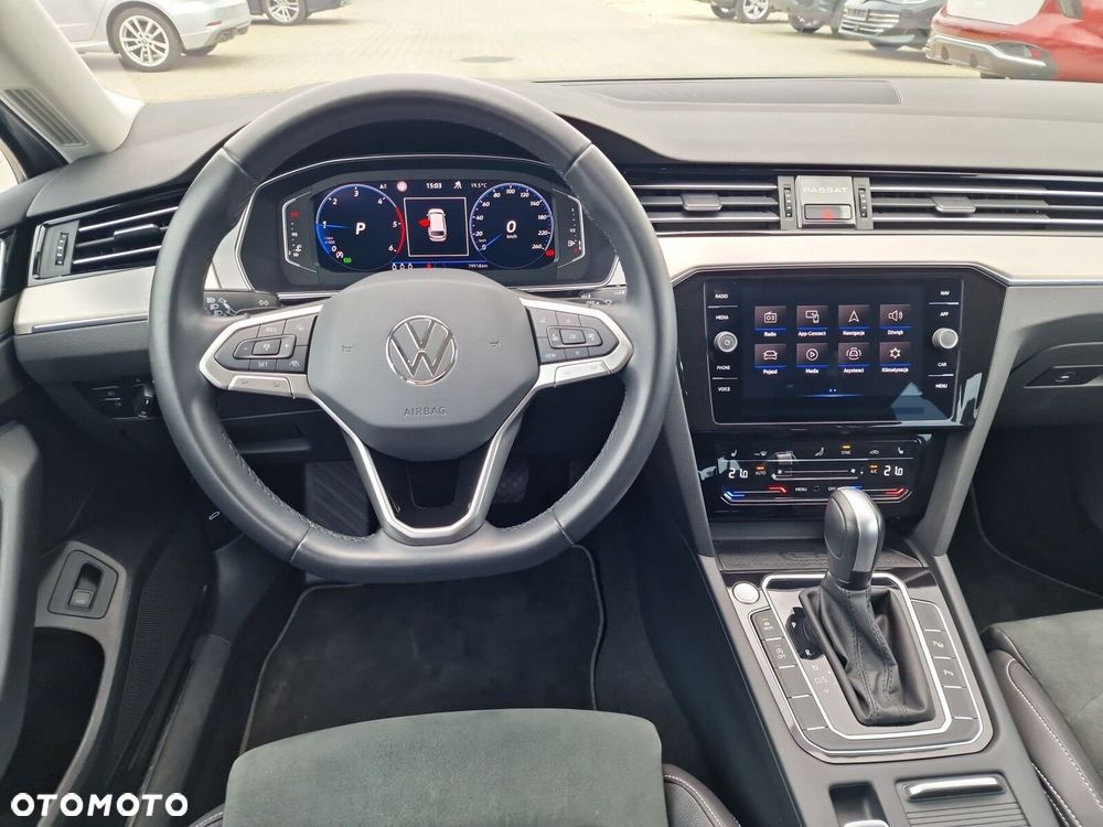 Volkswagen Passat - 16