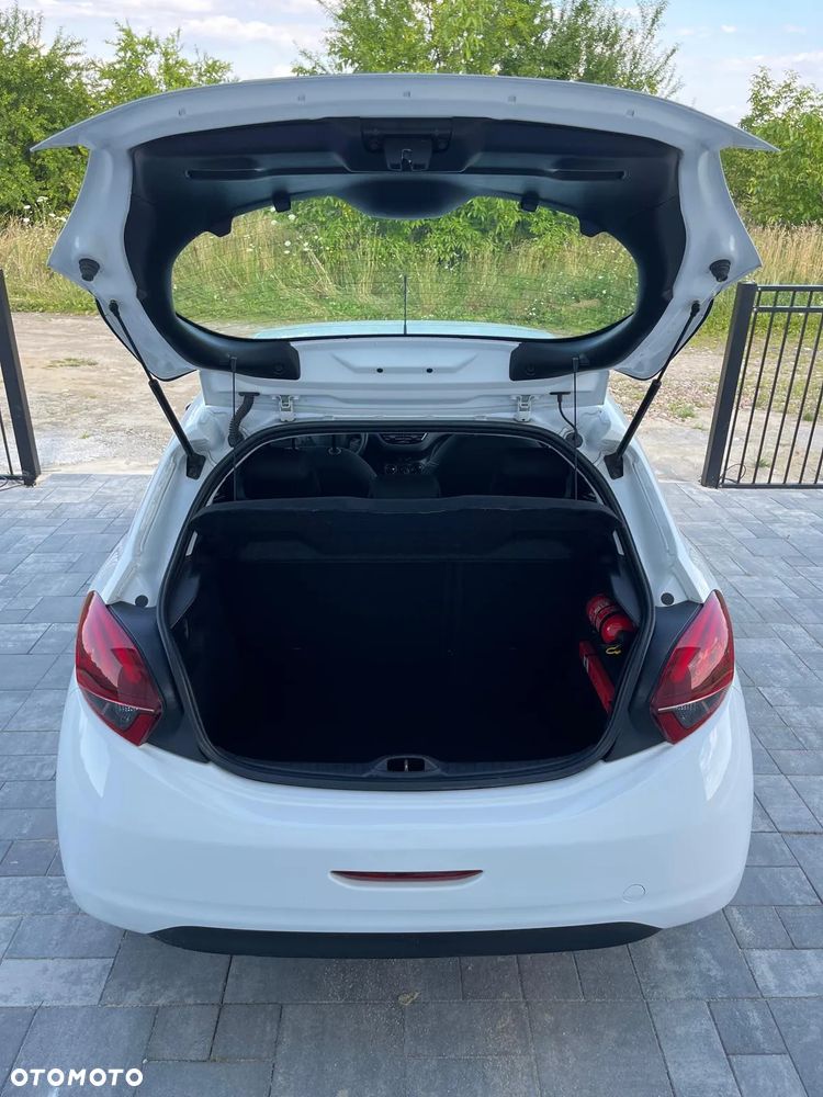 Peugeot 208 - 9