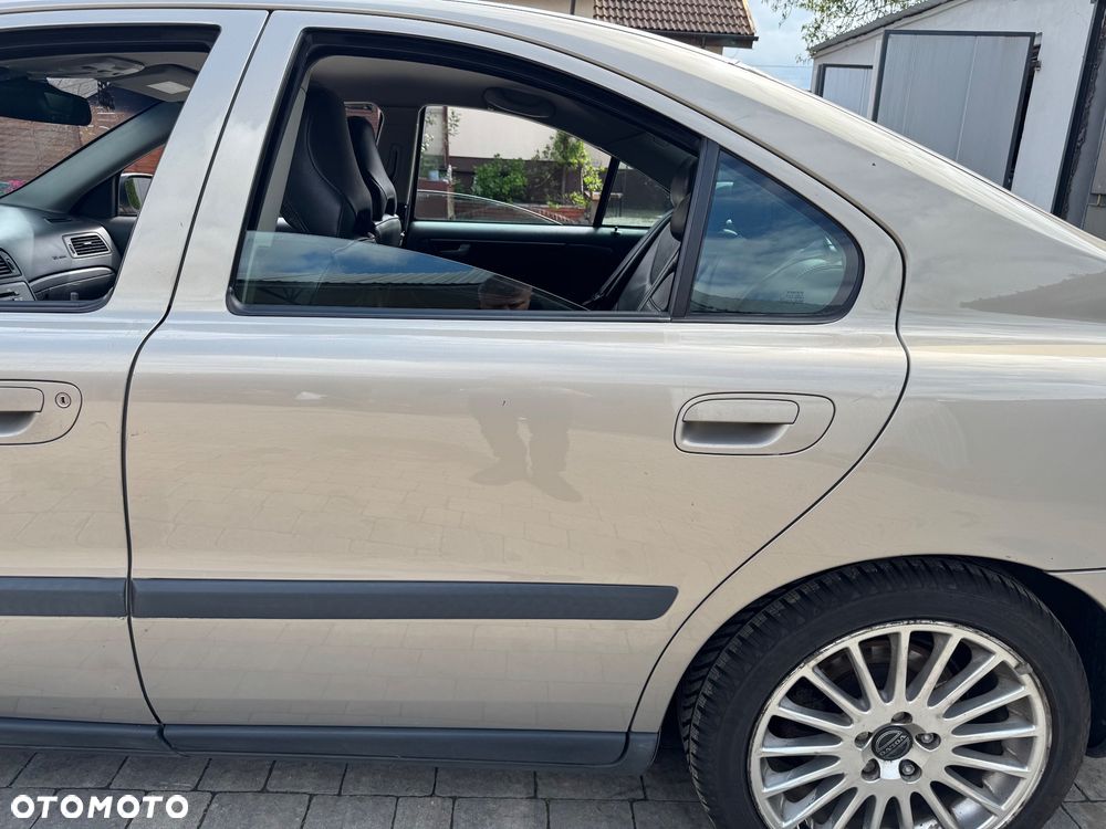 Volvo S60 2.4 D5 - 18