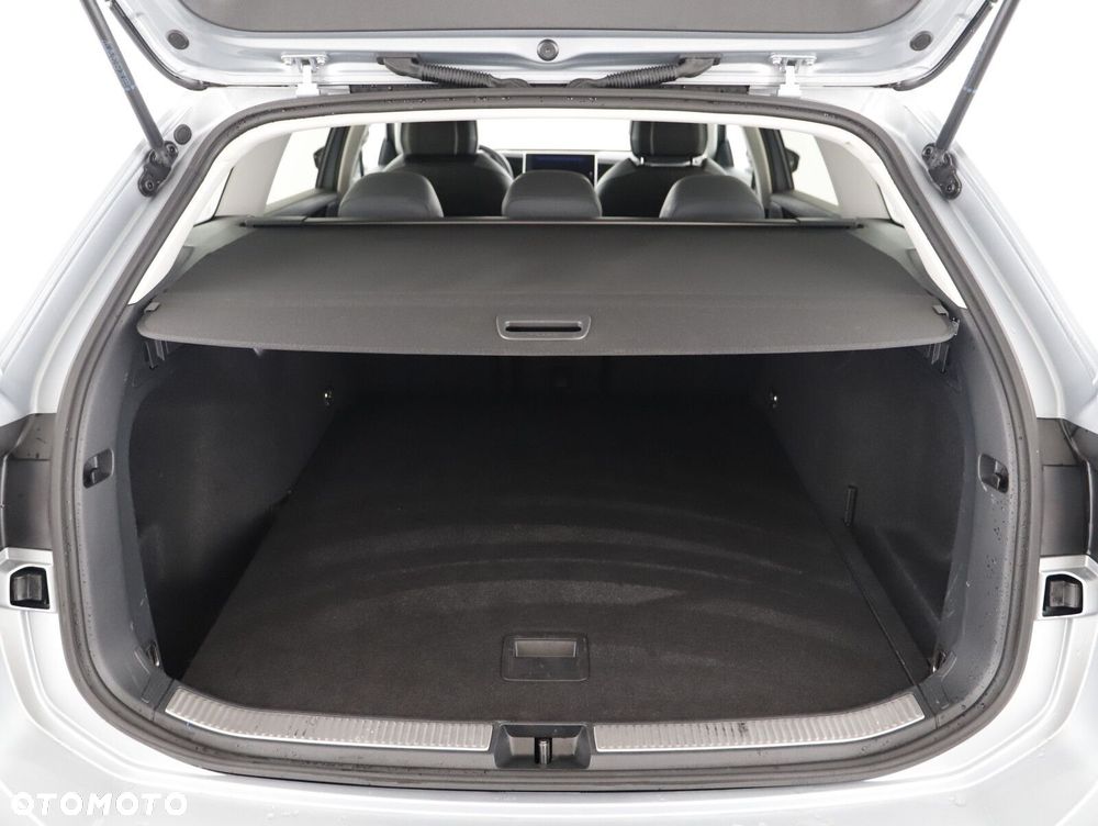 Volkswagen Passat - 24