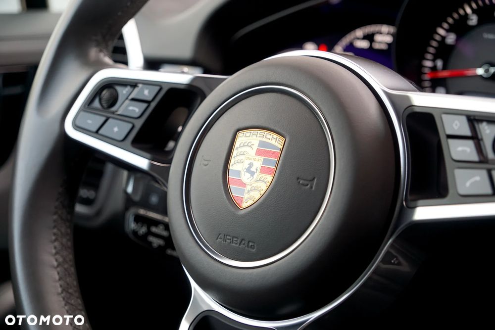 Porsche Cayenne Standard - 34