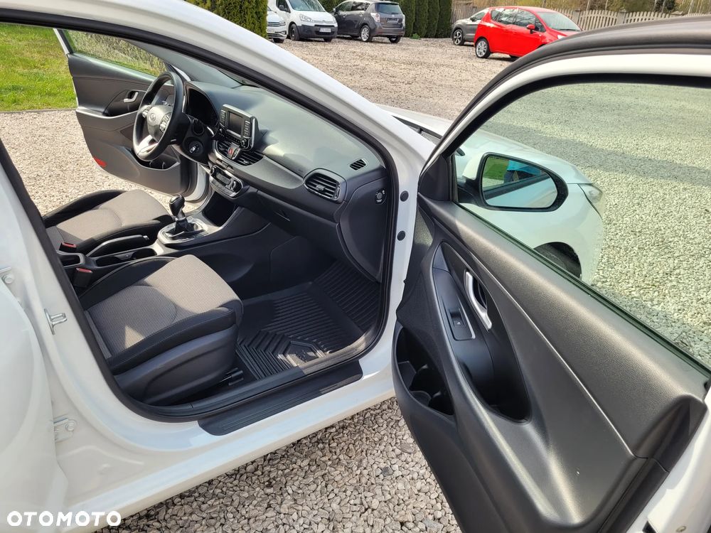 Hyundai i30 1.4 Family - 30