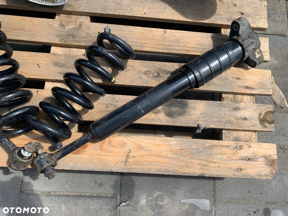 AMORTYZATOR LEWY , PRAWY TYŁ MASERATI GHIBLI III 06700059470 - 2