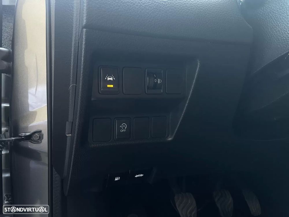 Nissan Qashqai 1.2 DIG-T N-Connecta - 25