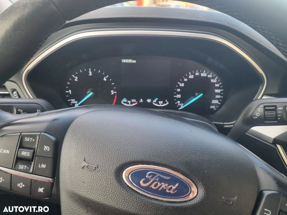 Ford Focus 1.5 EcoBlue Start-Stopp-System TITANIUM - 19