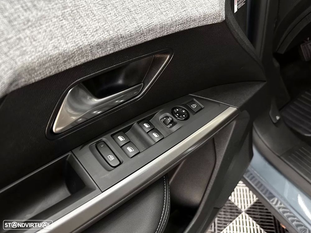 Peugeot 3008 1.2 Hybrid Allure e-DCS6 - 13