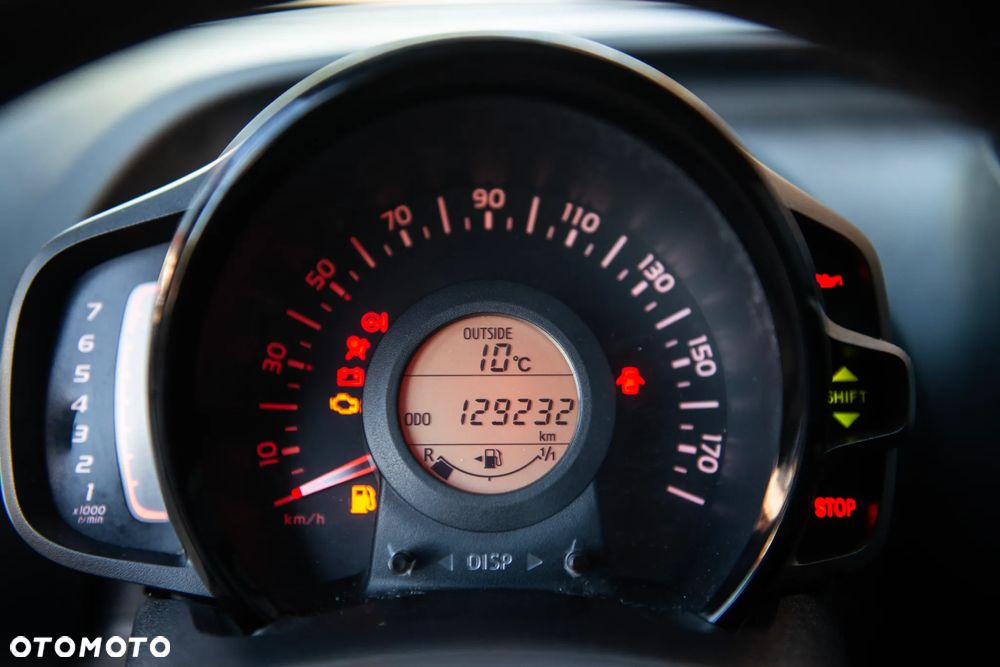 Toyota Aygo x-play Eco - 13