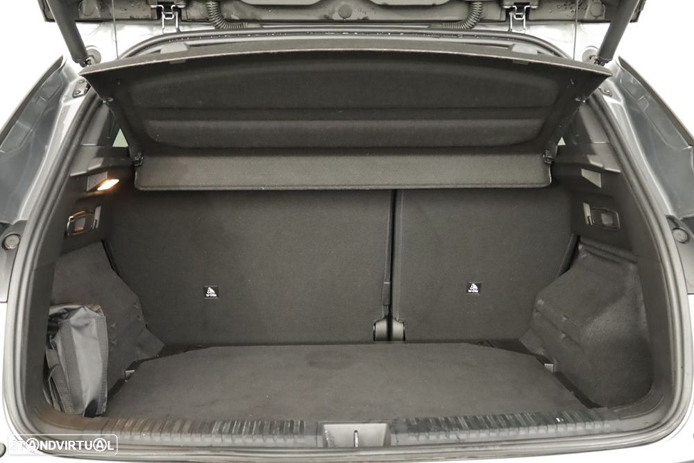 Renault Austral 1.2 E-Tech Iconic Espirit - 24