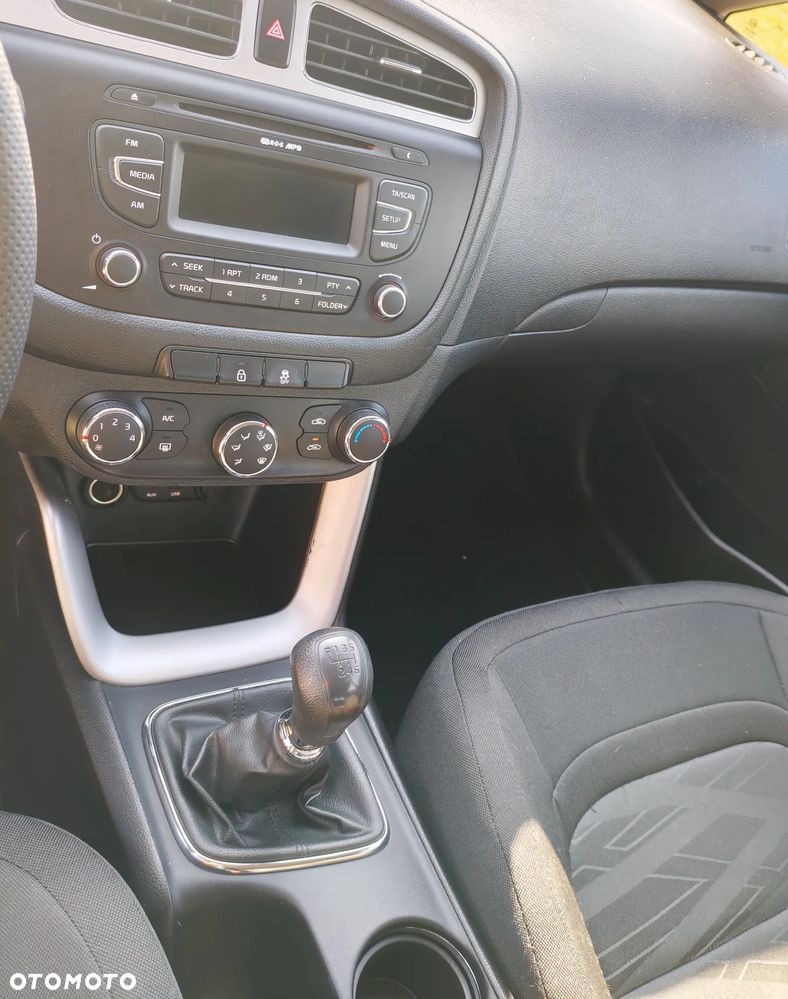 Kia Ceed 1.4 CVVT Attract - 18