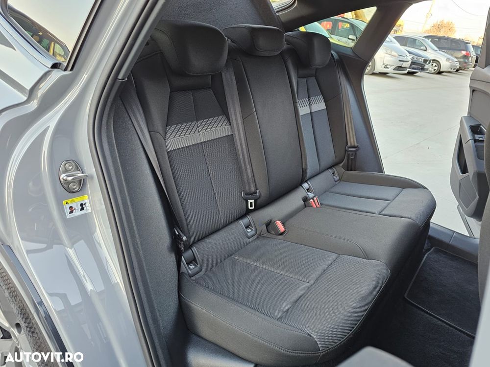 Audi Q4 e-tron SUV - 16