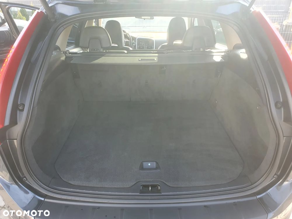 Volvo XC 60 DRIVe R Design - 11