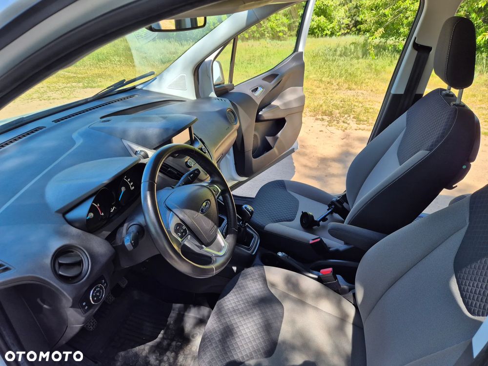 Ford Tourneo Courier 1.5 TDCi Sport - 22