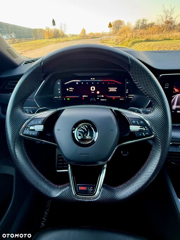 Skoda Octavia Combi 2.0 TDI DSG 4x4 RS Plus - 23