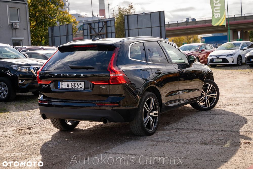 Volvo XC 60 T5 AWD Geartronic Momentum - 8