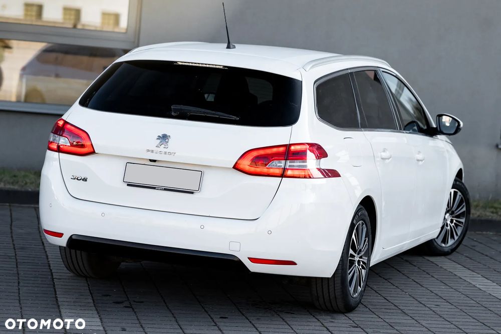 Peugeot 308 PureTech 130 GPF EAT8 Stop & Start Allure - 4