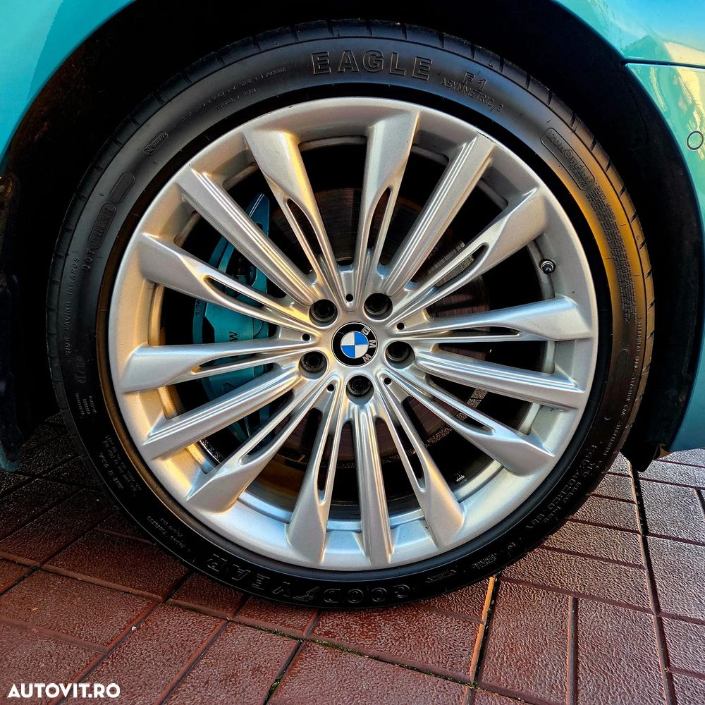BMW Seria 7 750i - 8