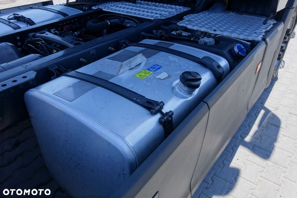 Scania R450 / EURO 6 / STANDARD/ AUTOMAT / RETARDER / LODÓWKA / NAWIGACJA / KLIMATYZACJA POSTOJOWA / 2 ZBIORNIKI - 16