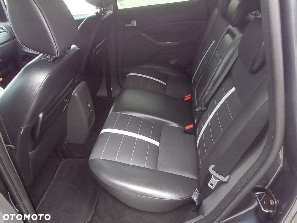 Ford Kuga 2.0 TDCi 2x4 Titanium - 23