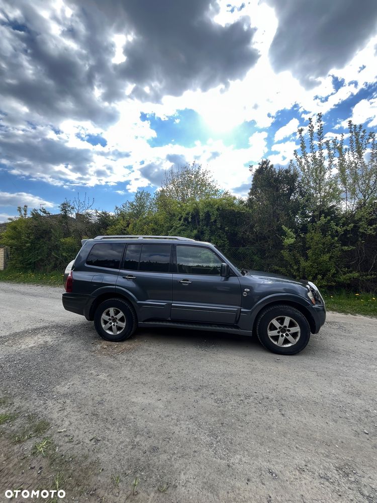 Mitsubishi Pajero - 3