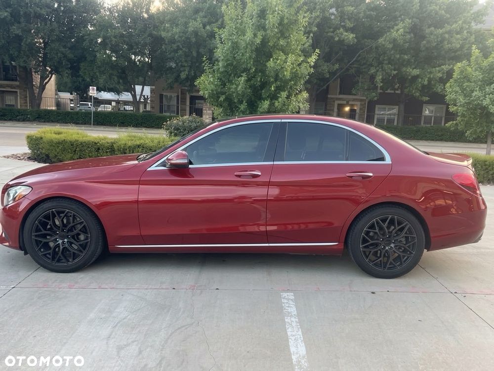 Mercedes-Benz Klasa C 300 9G-TRONIC - 6