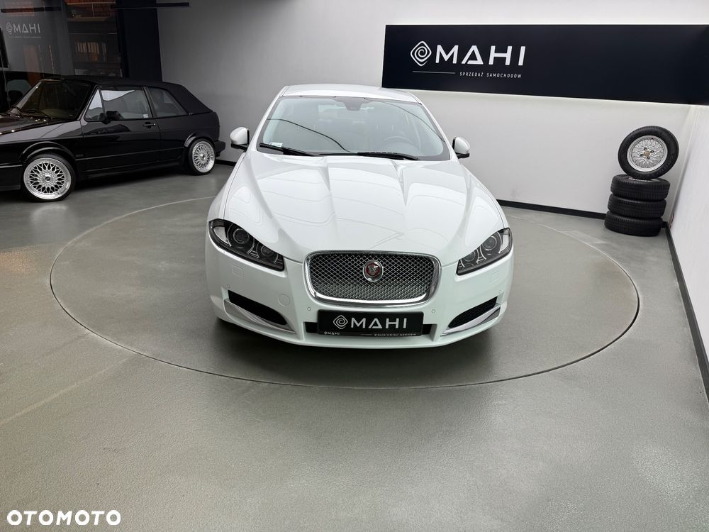 Jaguar XF 2.2 D Premium Luxury - 4