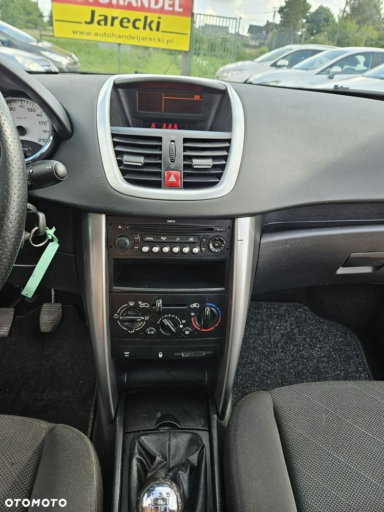 Peugeot 207 - 15