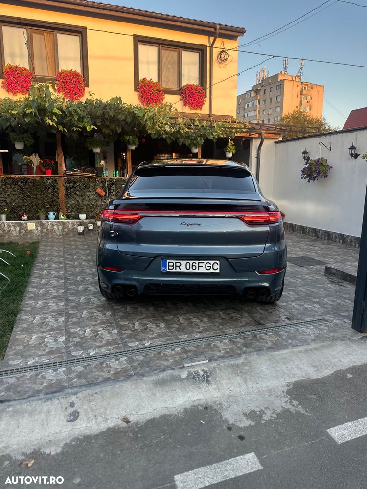 Porsche Cayenne - 2