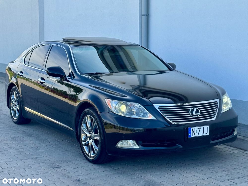 Lexus LS - 1