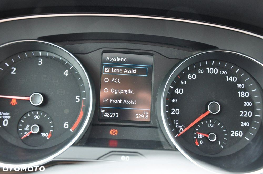 Volkswagen Passat - 17