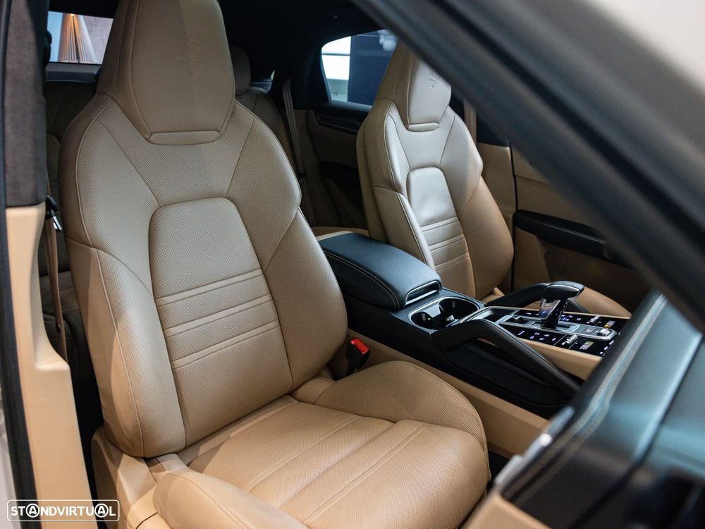 Porsche Cayenne Coupé E-Hybrid Platinum Edition - 48