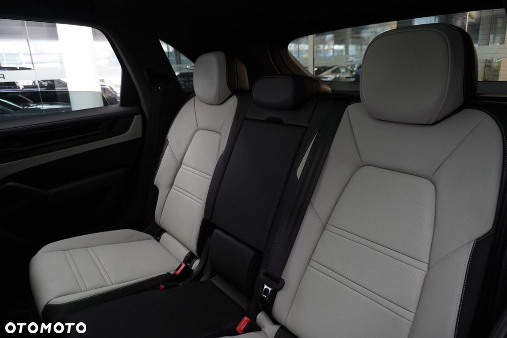 Porsche Cayenne GTS - 30